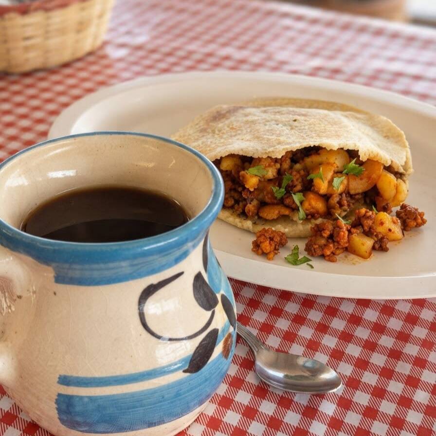 Gordita de Guisado con Queso