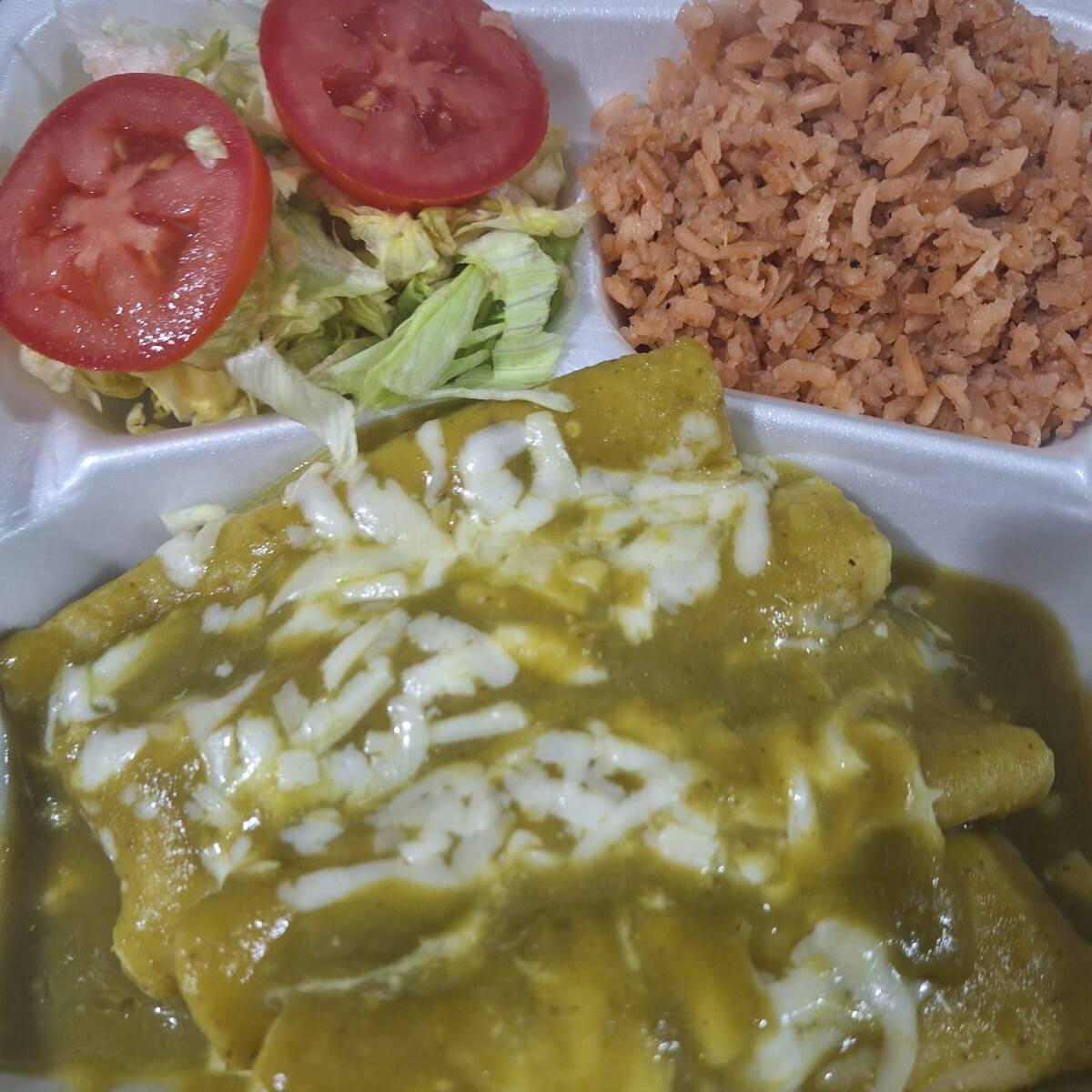 Enchiladas verdes de queso