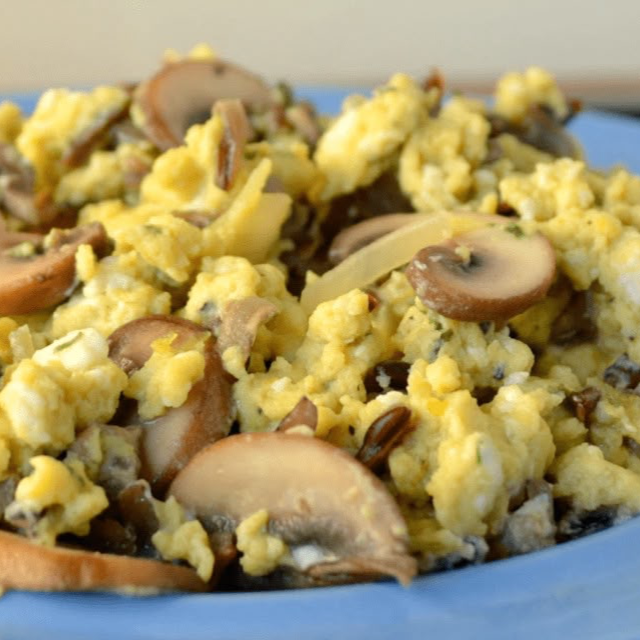 Huevos con Champiñón