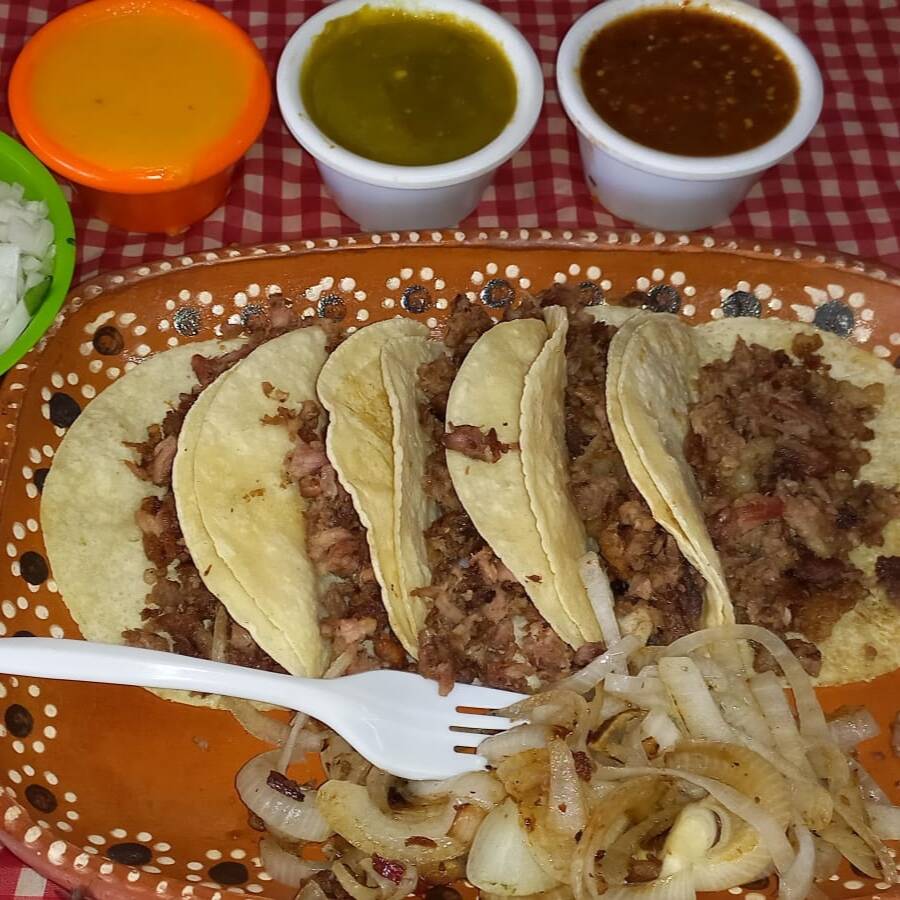 Tacos C/Asada + Frijoles Charros+Agua fresca
