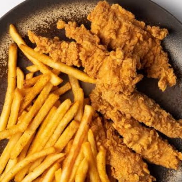 Tenders de Pollo con Papas Fritas + Agua