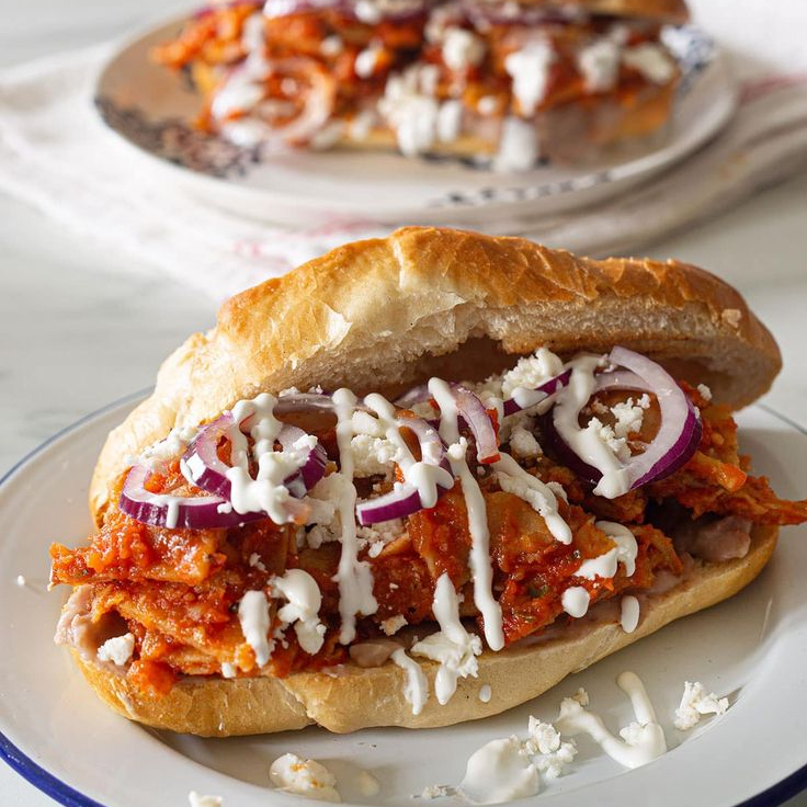 Torta de Chilaquiles
