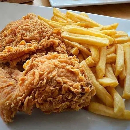 Piernas con Papas Fritas