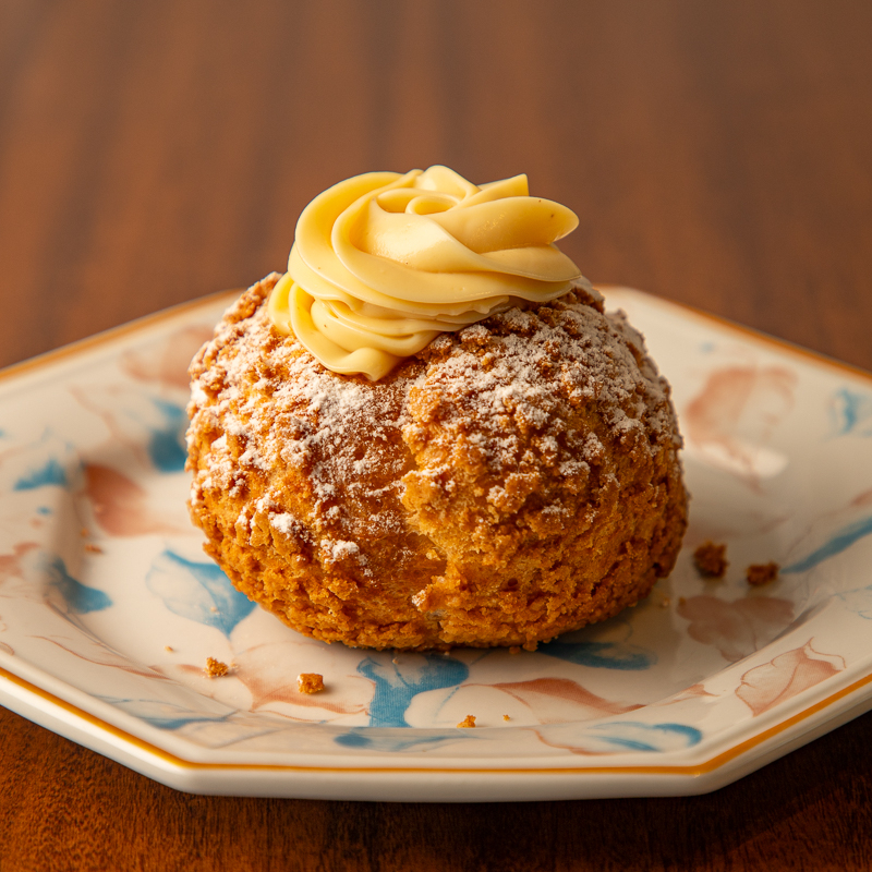 Massa Pata choux recheada com creme patissiere