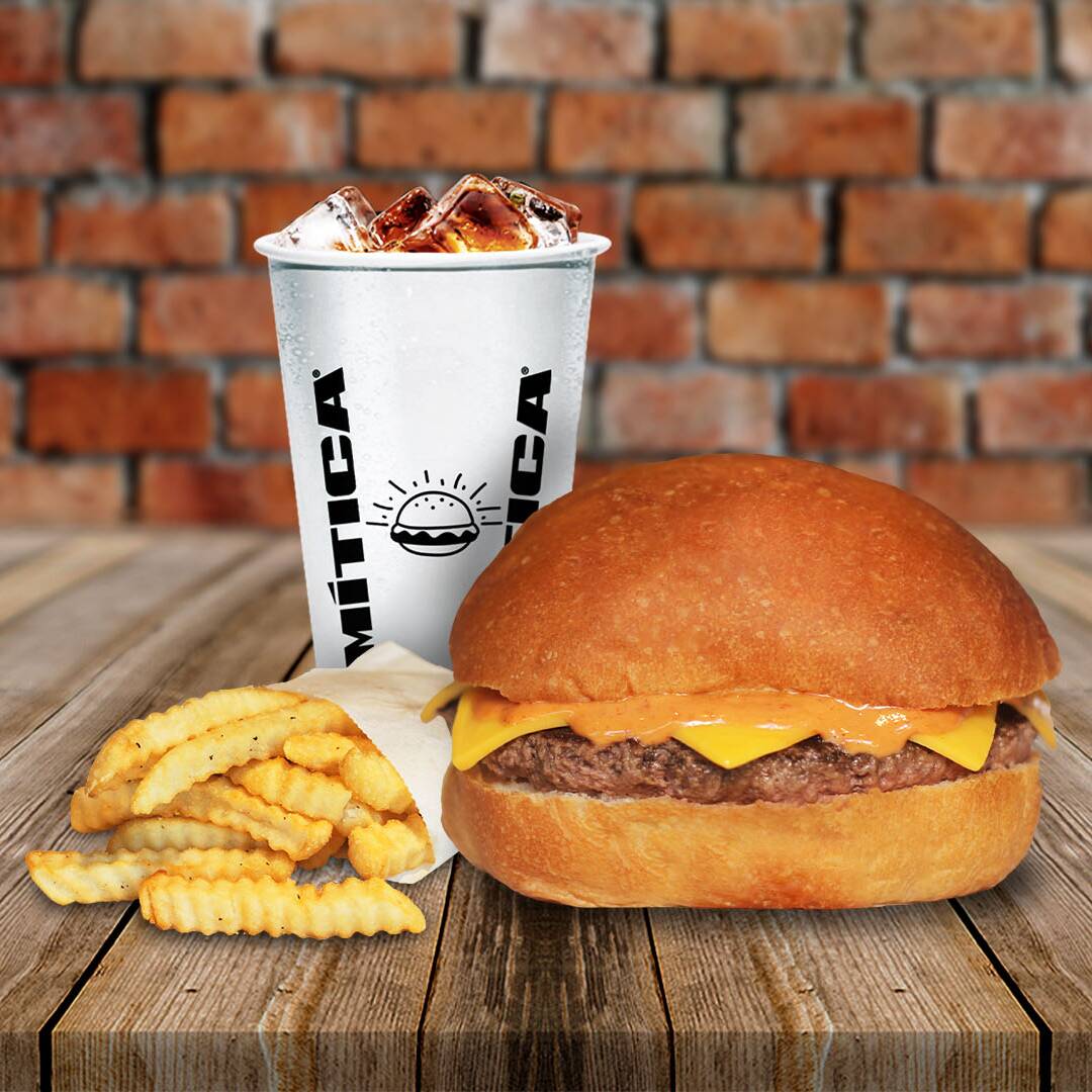 Cheeseburger Combo Mediano