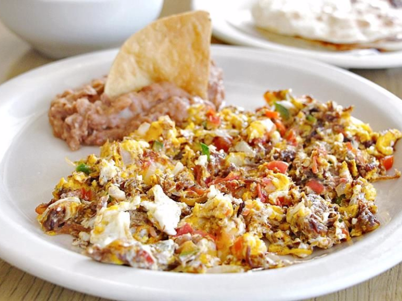 Machacado Huevo a la Mexicana