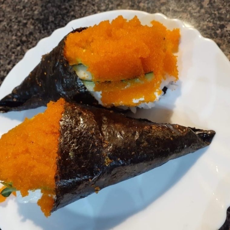 Temaki Masago (2 Piezas Envueltas en Forma de Cono