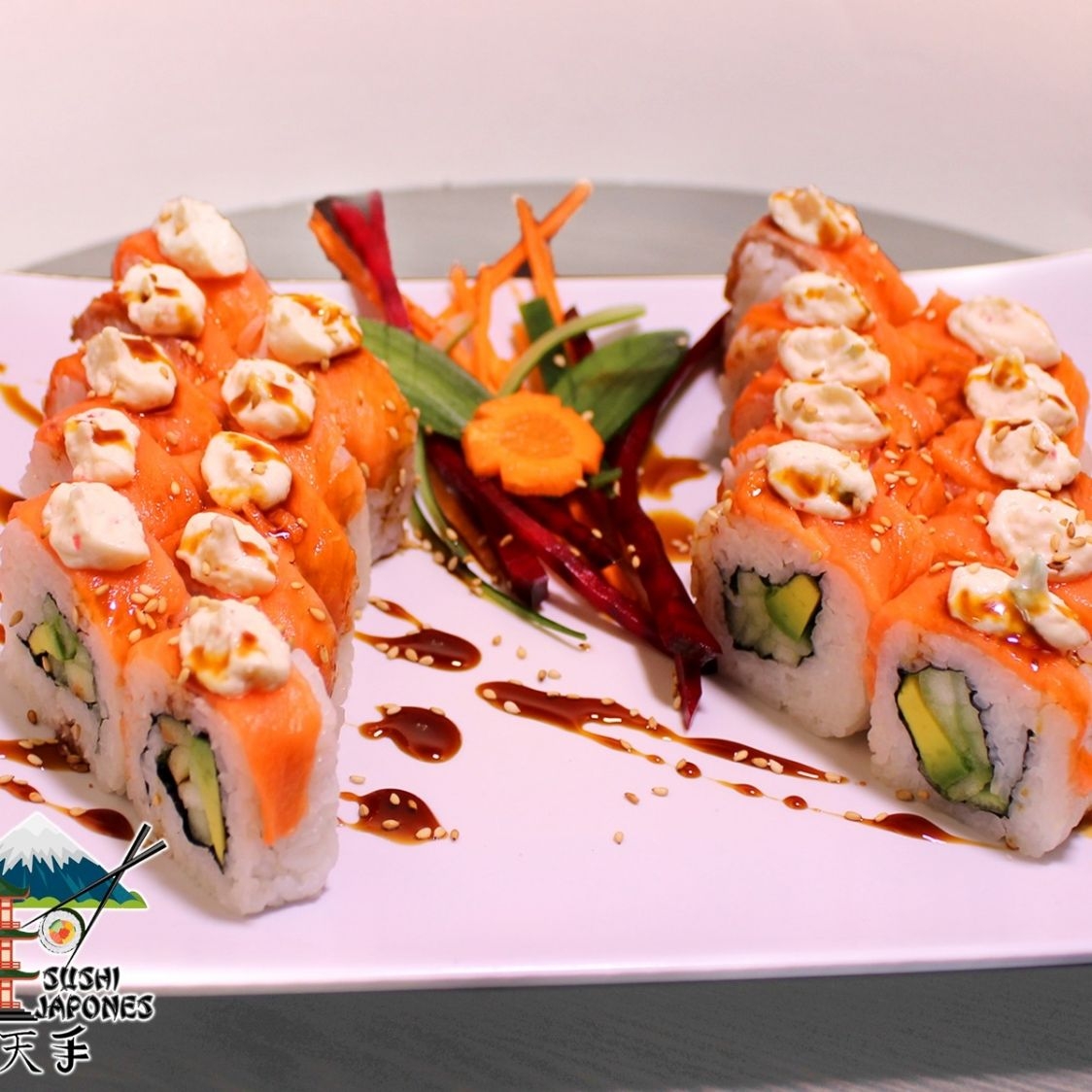 2 California Salmon Roll