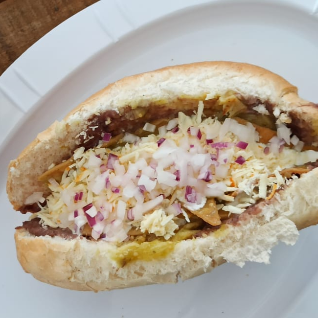 Torta de Chilaquiles Rojos Sencilla
