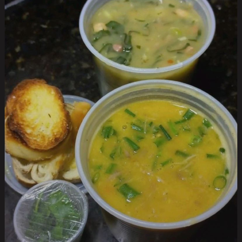 Feito com bacon, linguiça calabresa, cebola, temperos secos e batata inglesa bem cremosa. Sabor irresistível que aquece e conforta nos dias frios.