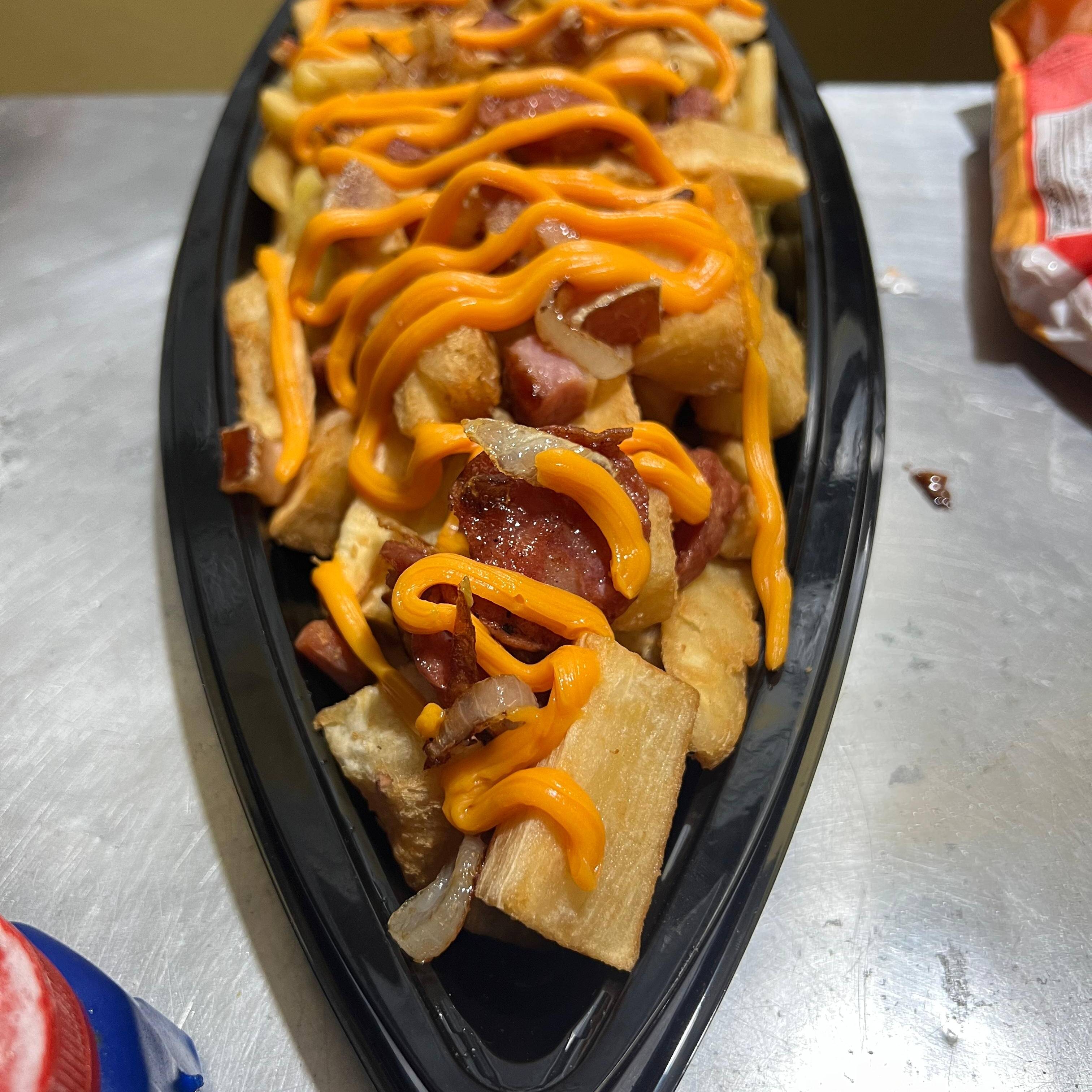 Batata frita / Macaxeira Frita/ Calabresa/ Bacon / cheddar