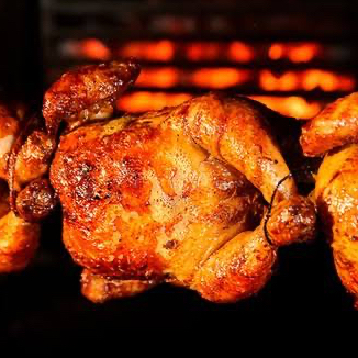 Frango Assado Inteiro Da Máquina Suculento!