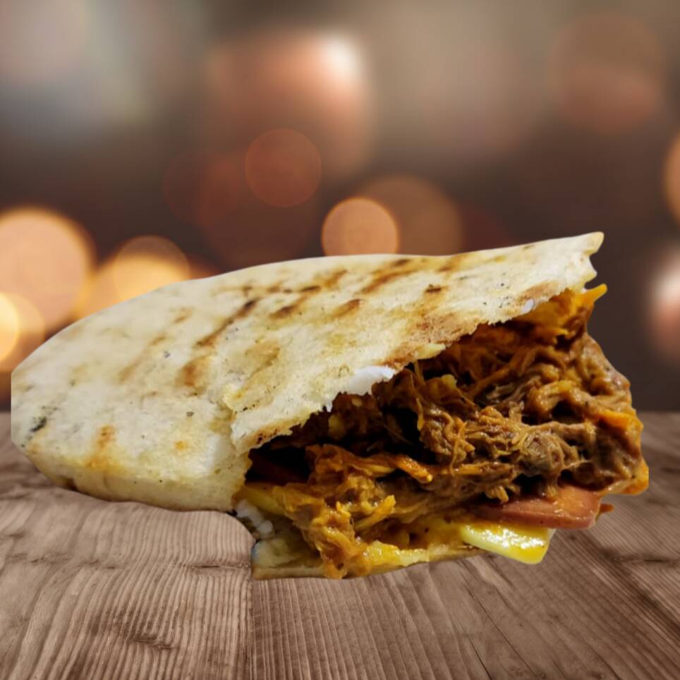 Combo Arepa Ropa Vieja Clásica + Bebida