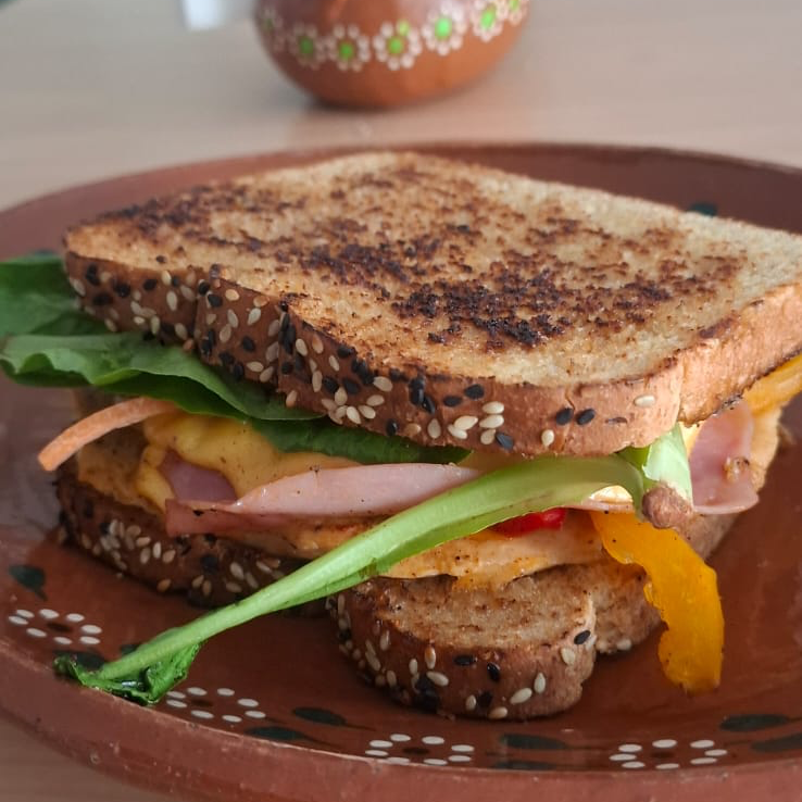 SANDWICH DE HUEVO