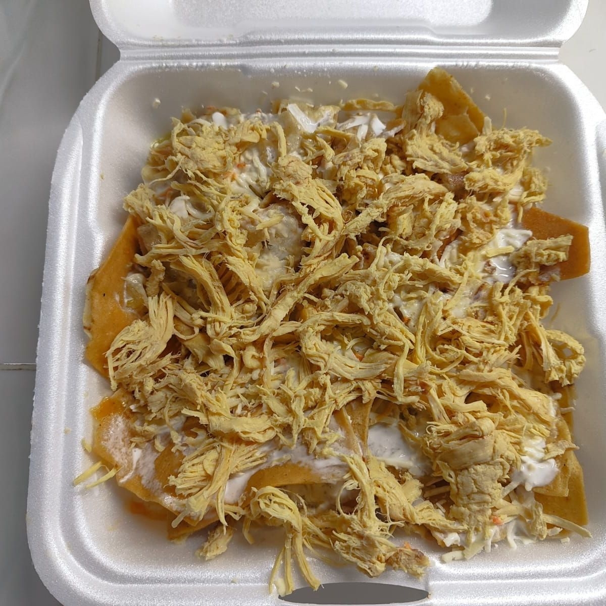 Chilaquiles verdes con pollo