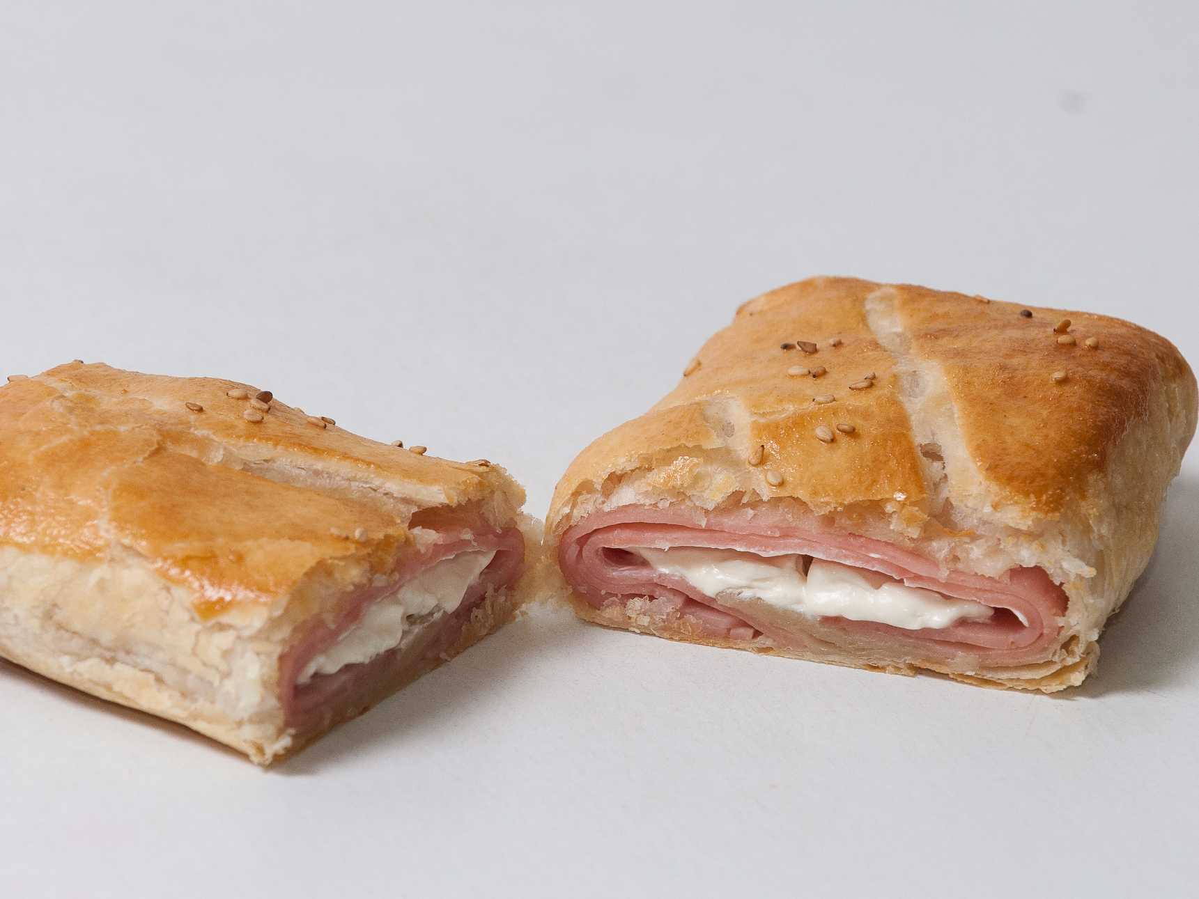 Rollo de Jamón con Queso Crema