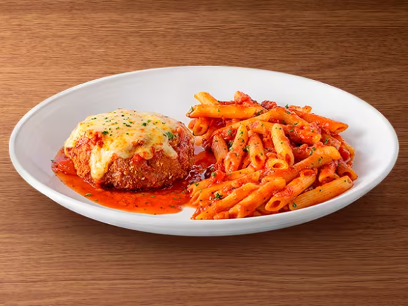 Polpettone com cerca de 200 g recheado com mozzarella, finalizado com molho pomodoro tradicional da casa e gratinado com mozzarella. Acompanhamento à sua escolha.