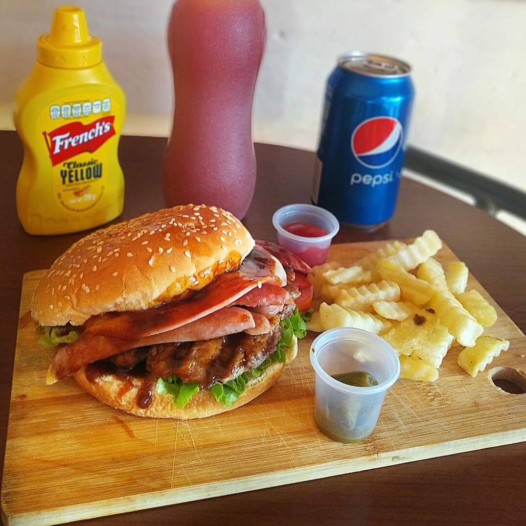 Hamburguesa Sencilla con Papas