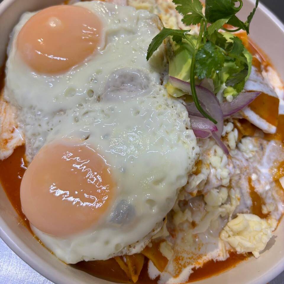 CHILAQUILES URBANOS CON HUEVO