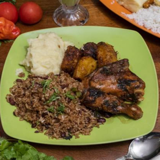 Rice And Beans + Refresco del Día