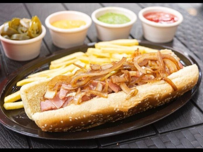 Hot Dog Jumbo Sencillo con Papas