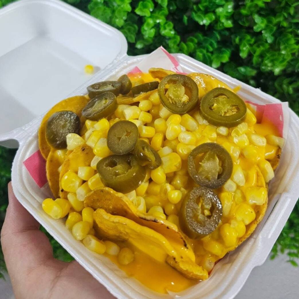 Nachos con Elote
