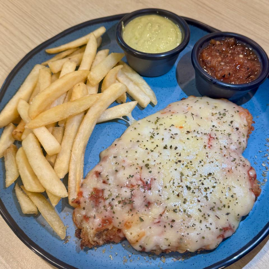 Milanesa de res Napolitana con Papas