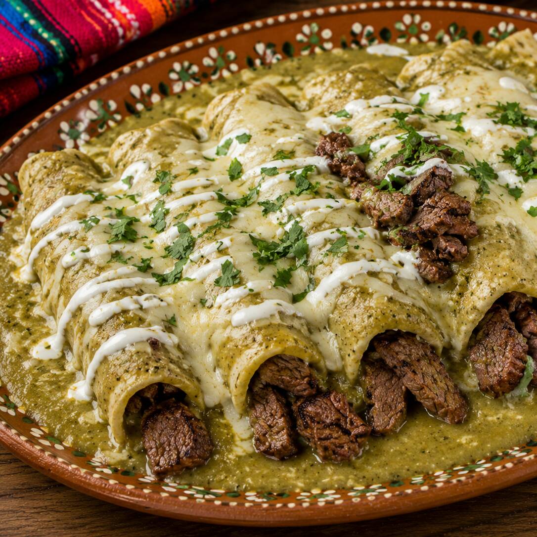 Enchiladas Suizas con Arrachera