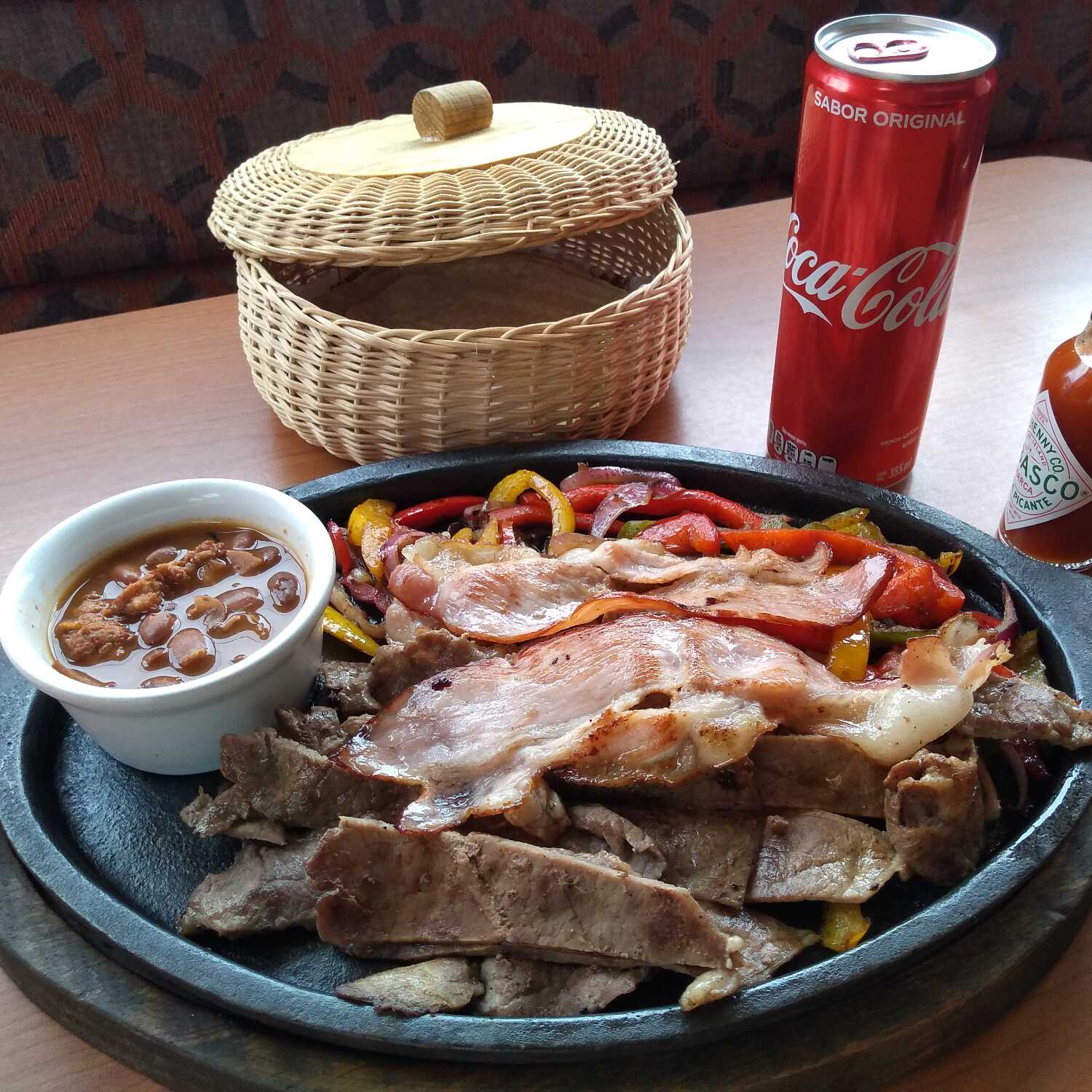 Fajitas al Mezquite y Bebida