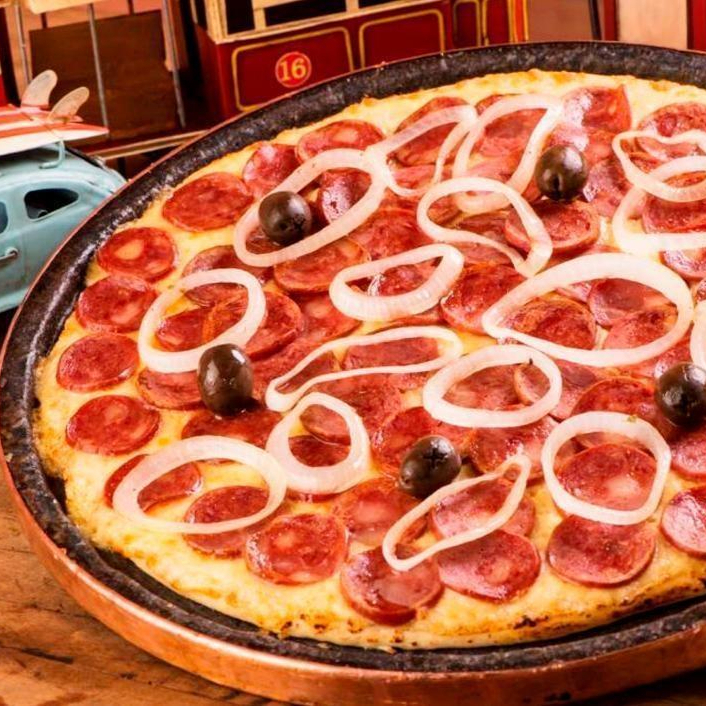 Mussarela, Calabresa, Cebola e Oregano