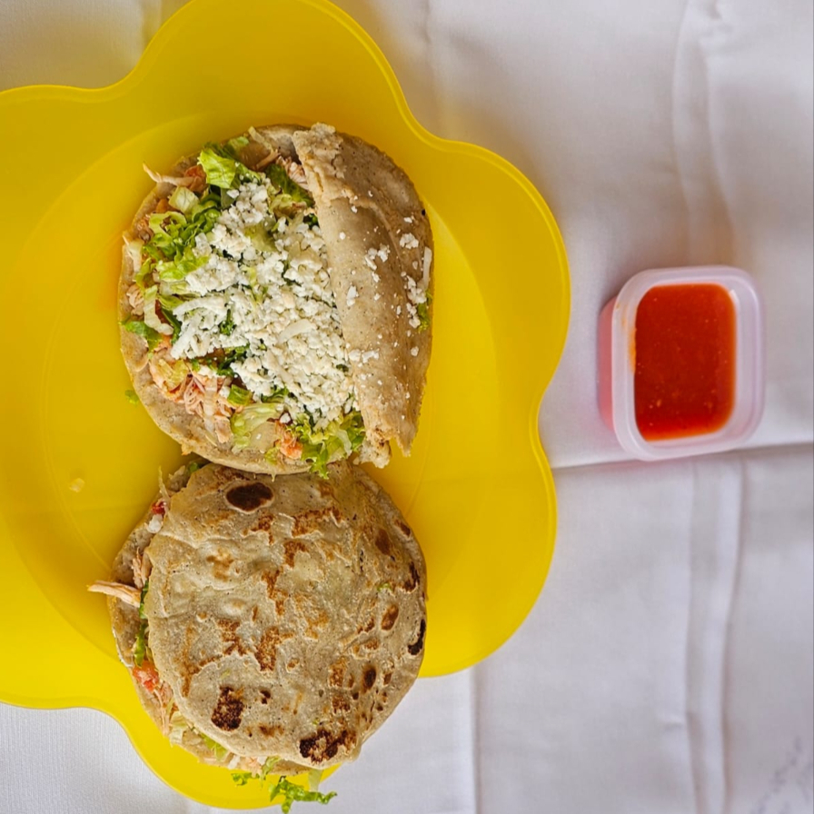 Gorditas de Guisados Chicharrón