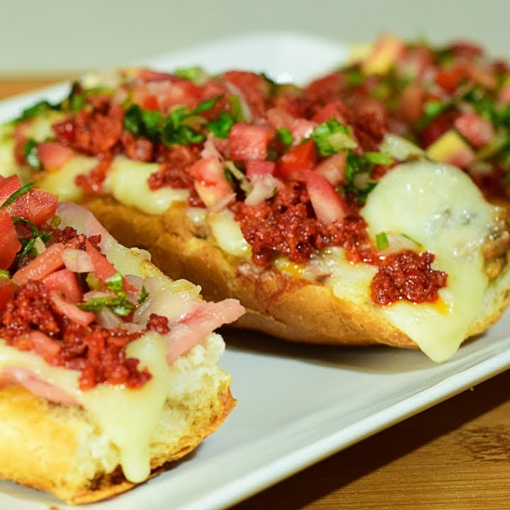 MOLETES CON LONGANIZA