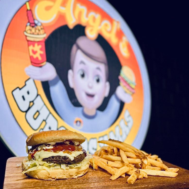 HAMBURGUESA CLASICA CON PAPAS