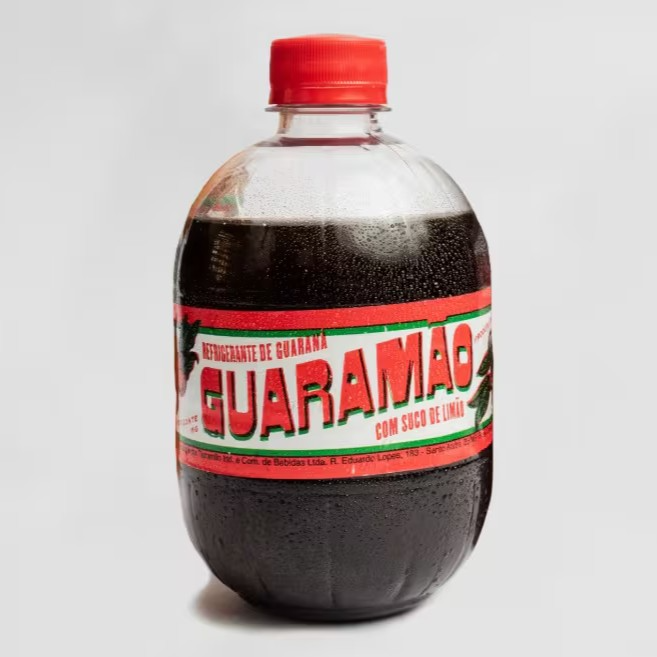 Refrigerante Guaramão sabor guaraná, garrafa de 500 ml. Bem gelado, é o acompanhamento certo pra pizza.