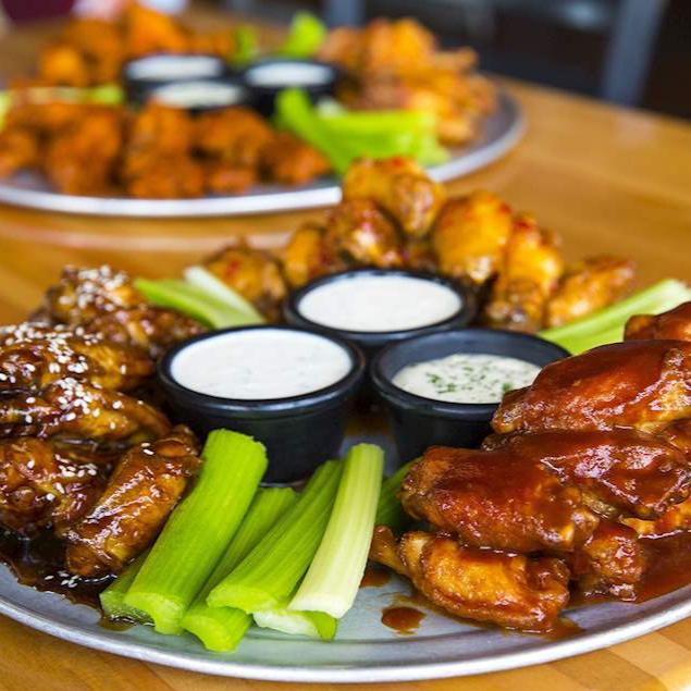 trio de alitas de bbq bufalo y mango hab grandes