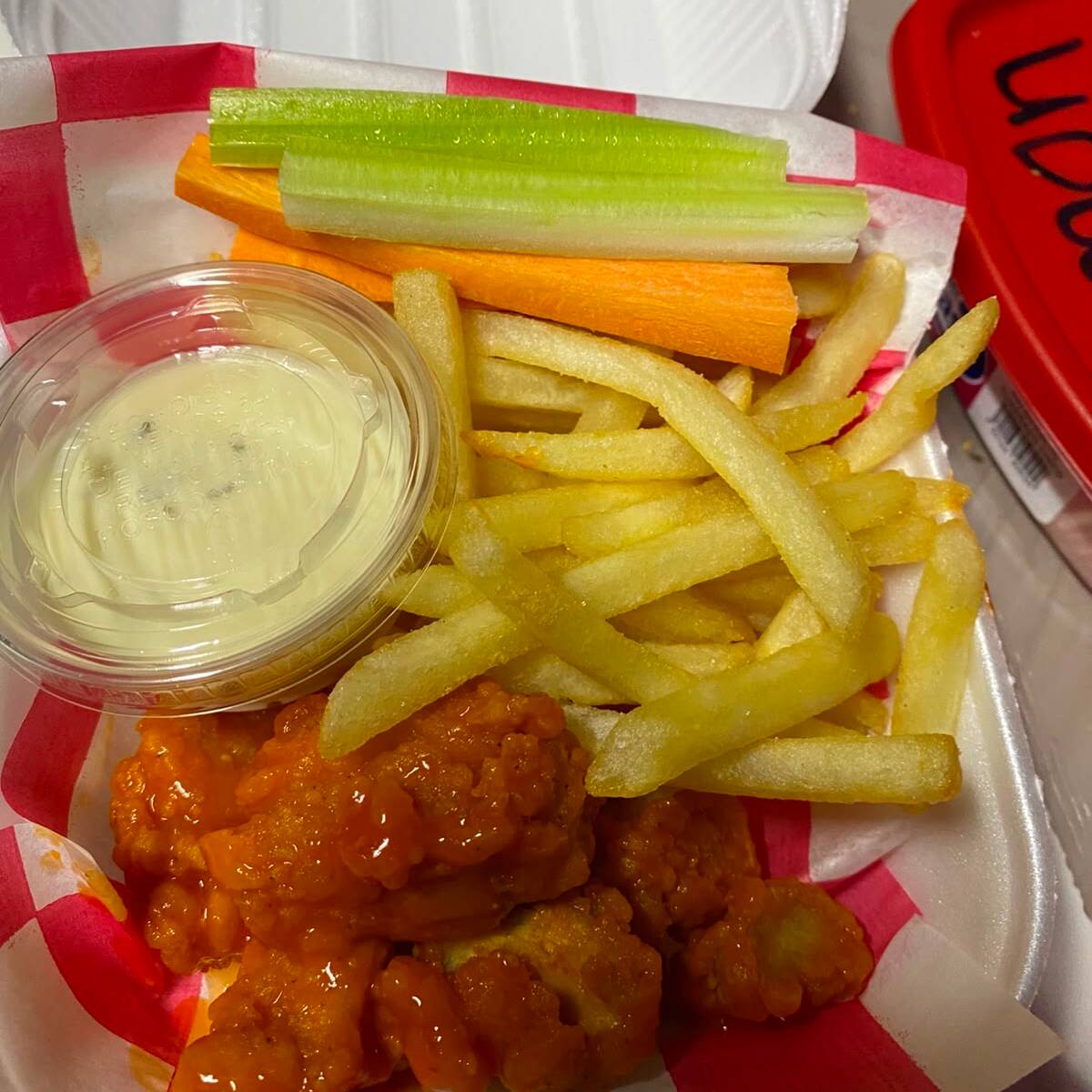 Combo1: 100 gr de papas y 85 gr de pollo