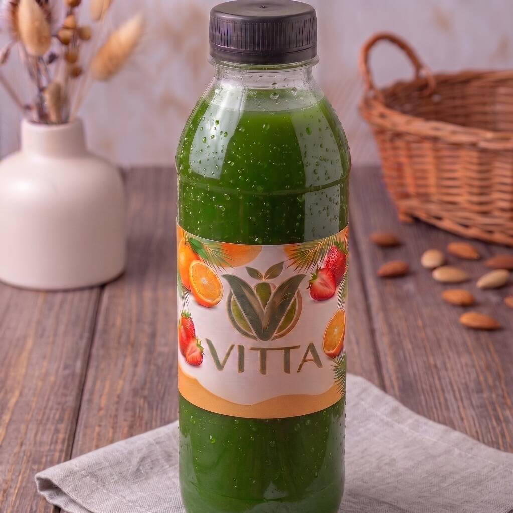 Monte o seu suco detox do jeito que preferir! Escolha até 3 frutas, verduras ou ervas e crie uma combinação única, feita na hora com ingredientes 100% naturais, lavados e higienizados. Sem conservantes, sem açúcar industrial e com todo o frescor que seu corpo precisa para se revitalizar.