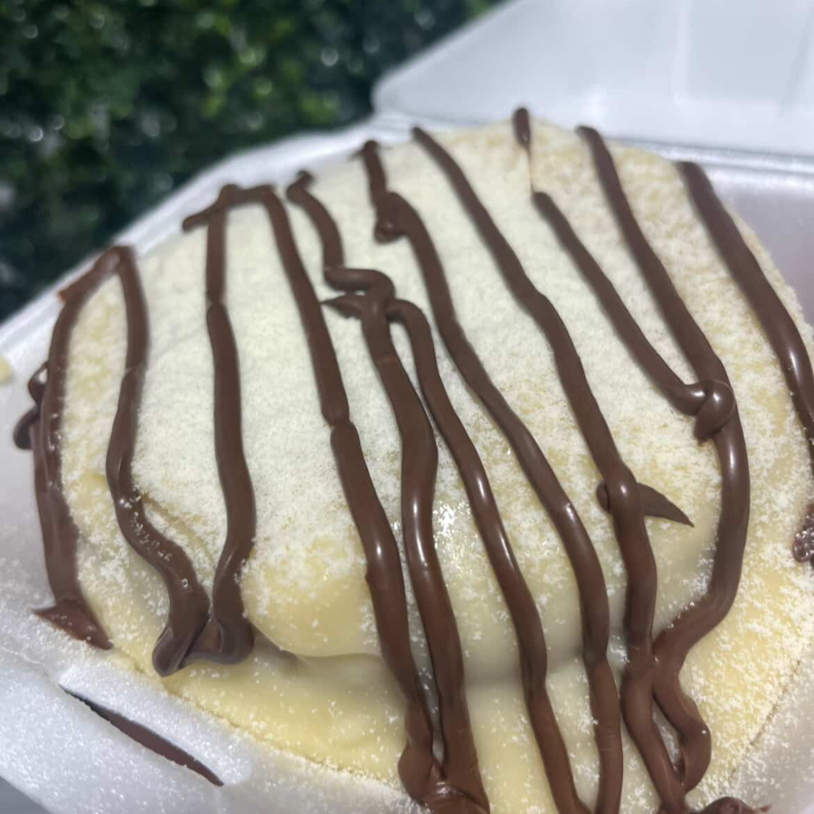 massa baunilha fofinha e molhadinha, recheado com ninho , leite em po e nutella, peso apro 500g