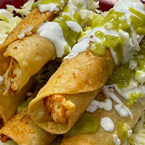 media orden de 5 taquitos de carne a la mexicana