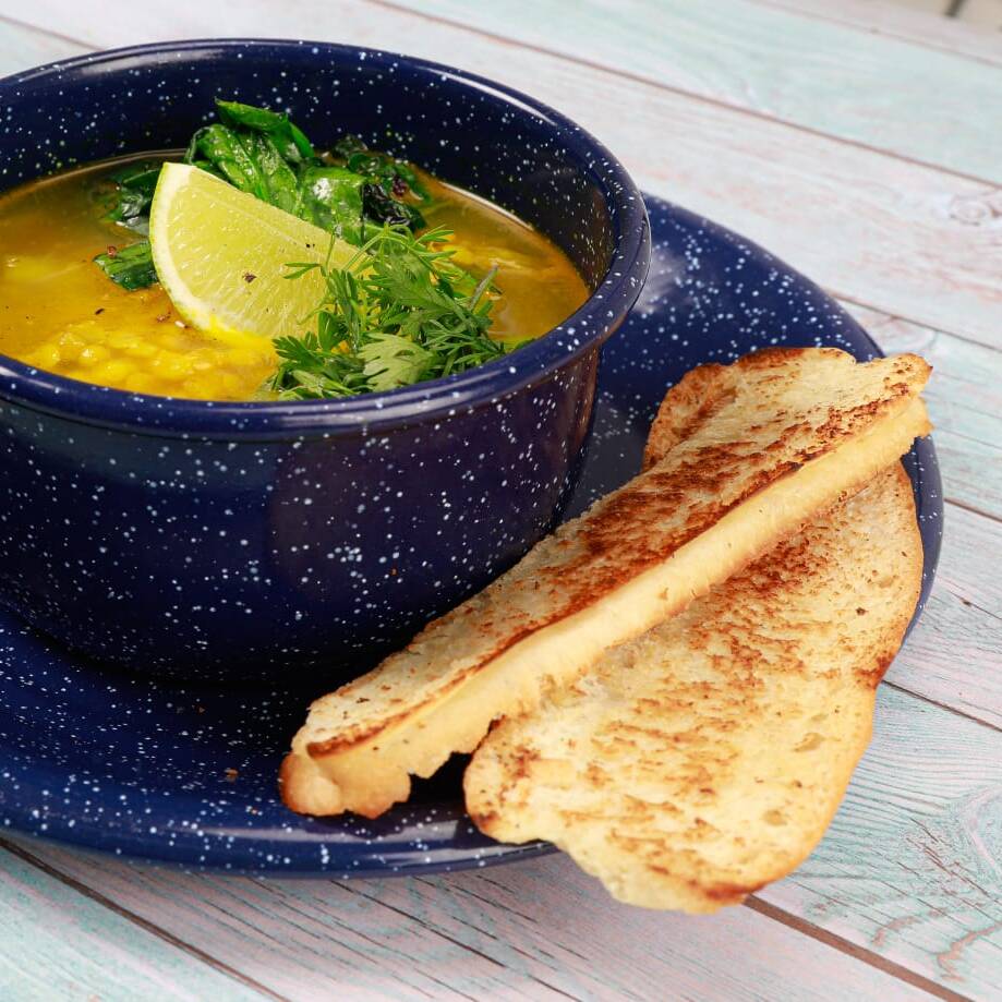 Sopa de Lentejas Rosadas y Cúrcuma