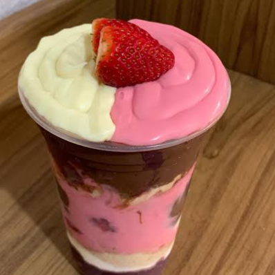 Açaí no copo 500 ml+ creme de leite ninho+creme de morango+ cinco adicionais à sua escolha!!!