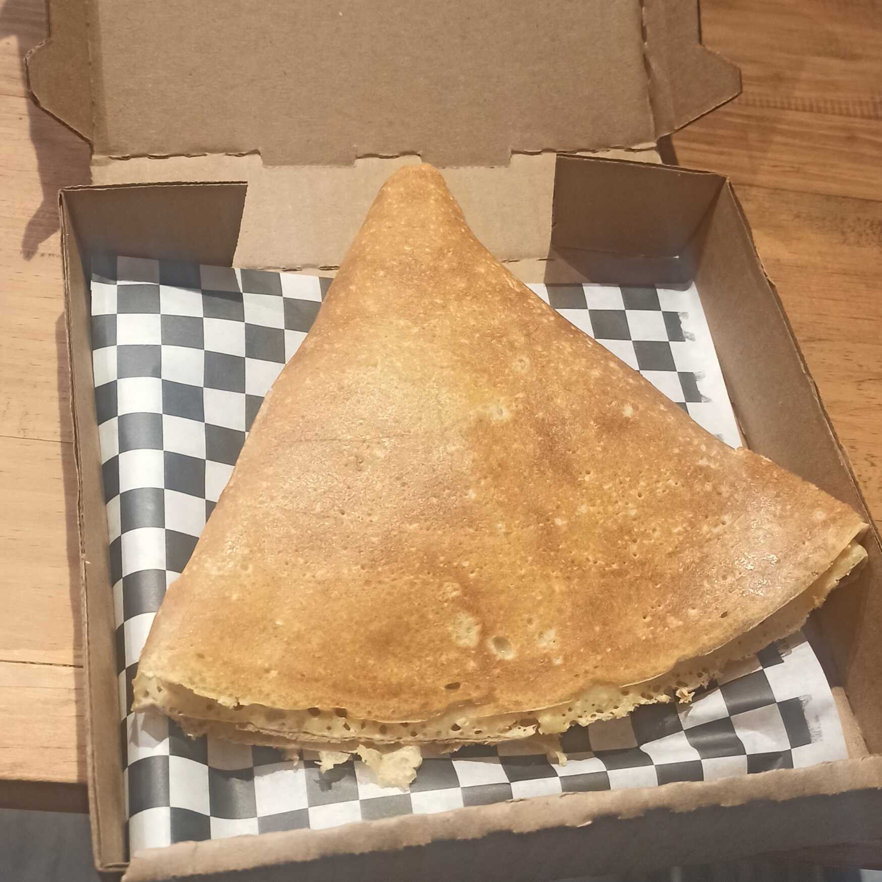 Crepa rellena con queso Philadelphia