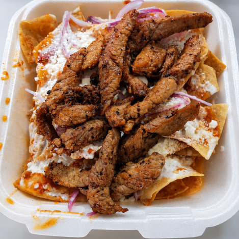 Chilaquiles Rojos Con Arrachera