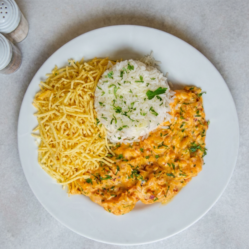 Acompanha Arroz e Batata Palha