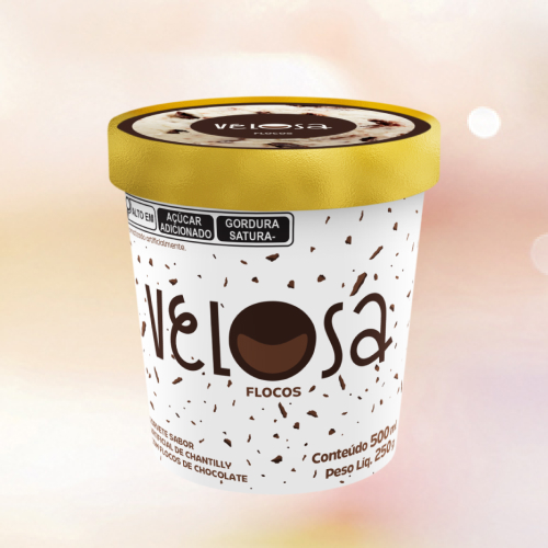 Sorvete de flocos como você ama: com pedacinhos de chocolate e muito cremosidade.