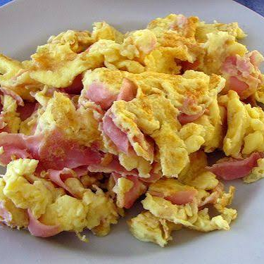 Huevos Revueltos con Jamón