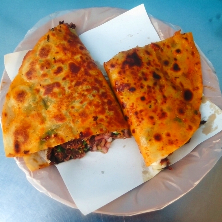 Quesa-Birria Tortilla de Maíz