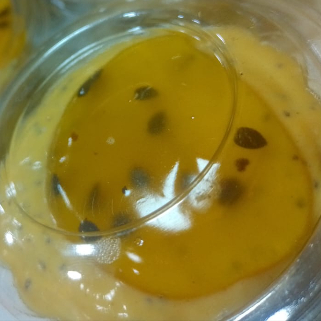 🍮 Mousse de Maracujá Uma sobremesa leve, cremosa e cheia de sabor! 😍 tem aquele azedinho irresistível que combina perfeitamente com o doce suave do creme. Refrescante, deliciosa e feita com muito carinho — do jeitinho que a gente gosta pra fechar a refeição com chave de ouro! 💛✨