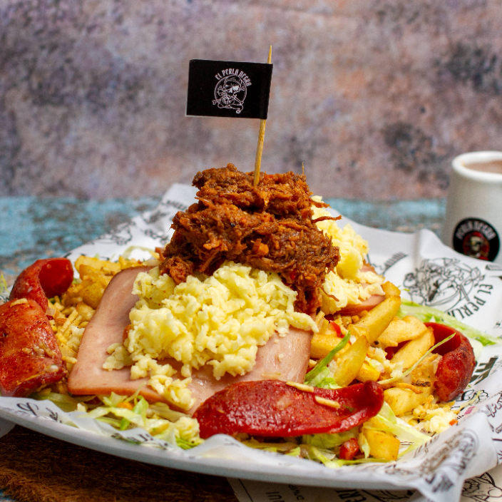 Salchipapas Campesino con Chorizo