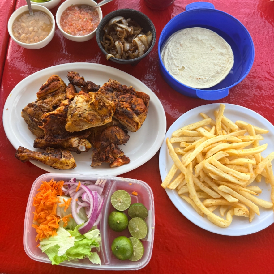 #2 Pollo Asado c/ Sopa o Frijol
